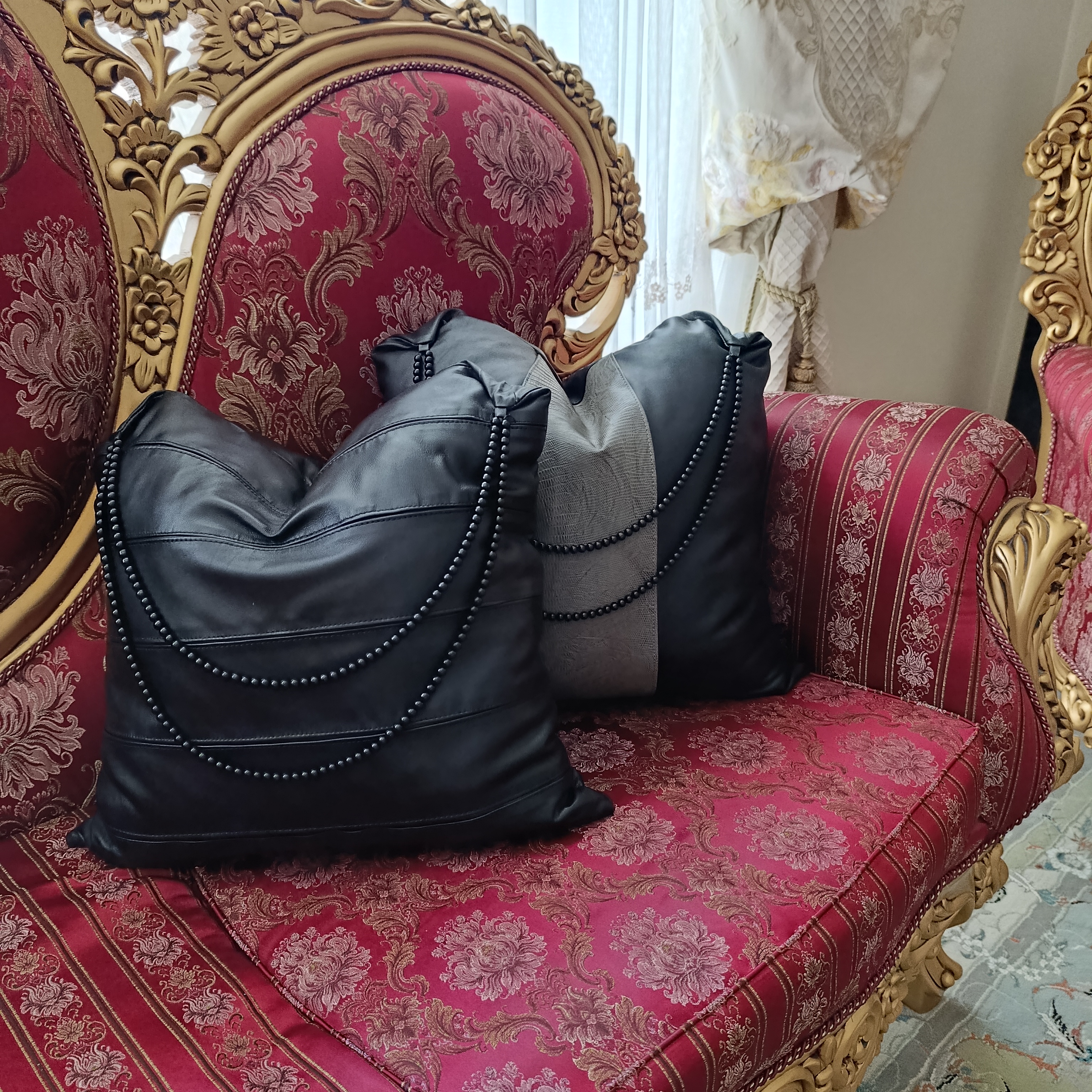 کوسن چرمی